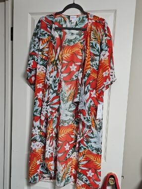Lularoe Shirley Tropical Floral Kimono Cover-Up in Red & Green